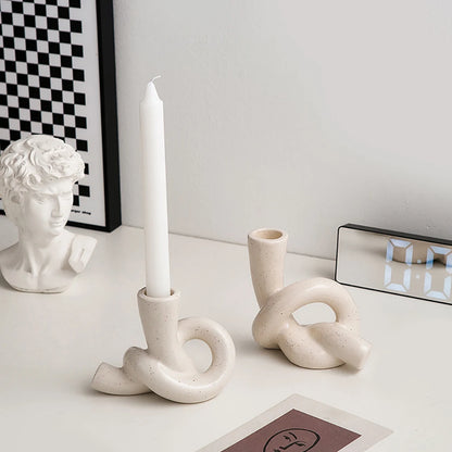 Nudo nórdico: candelabro artístico de cerámica para un ambiente acogedor