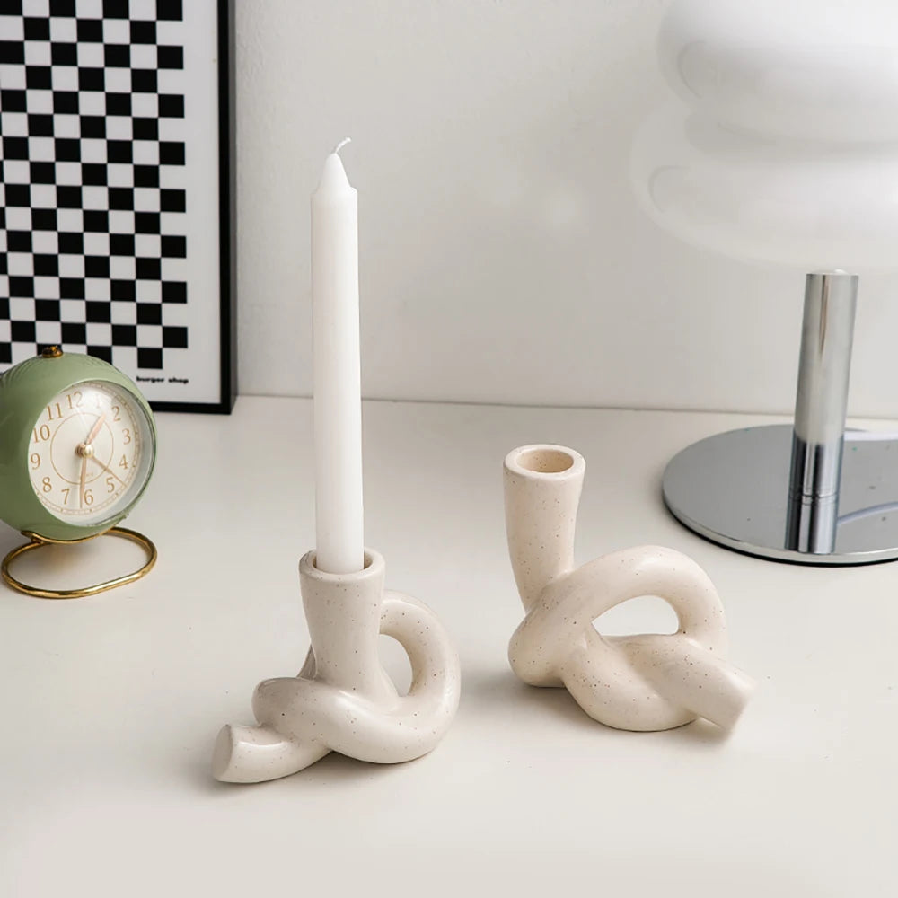 Nudo nórdico: candelabro artístico de cerámica para un ambiente acogedor